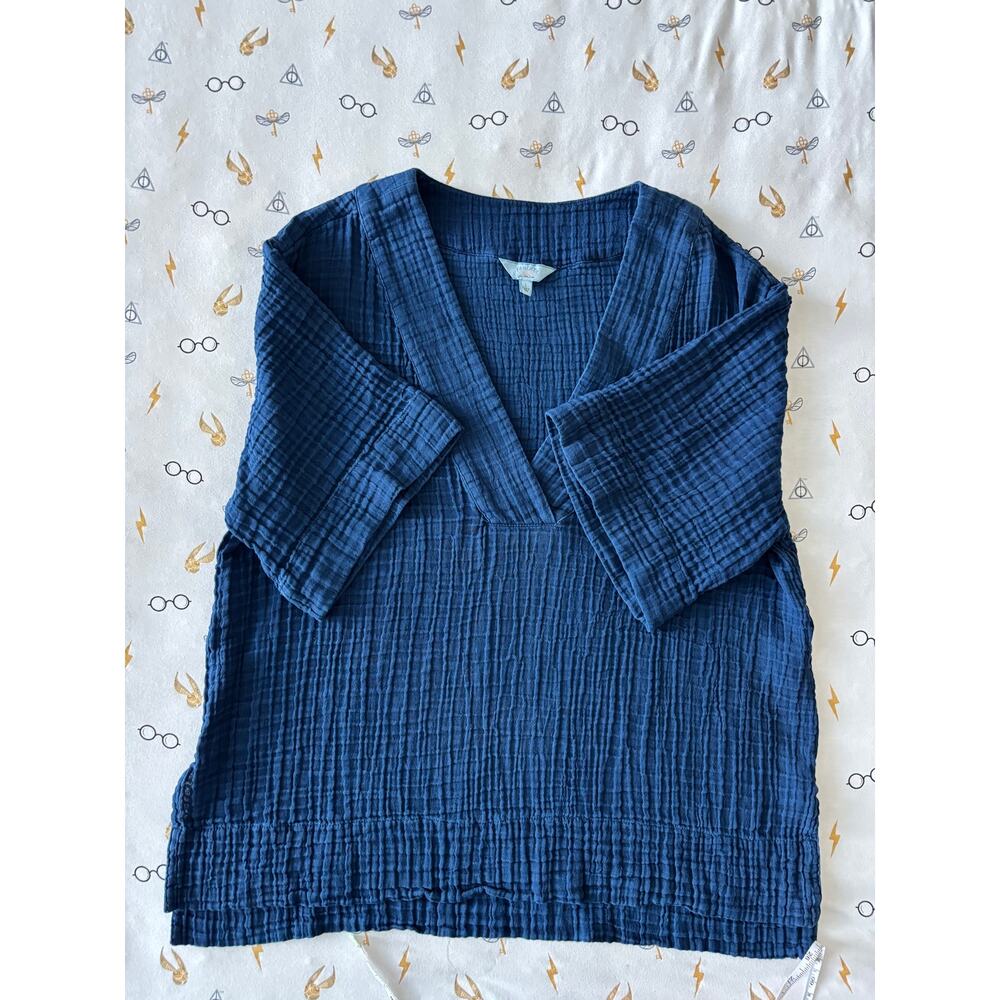 Faherty Navy Cotton Gauze V-Neck Top — Size L — Gently Worn